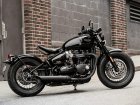 Triumph Bonneville Bobber Black